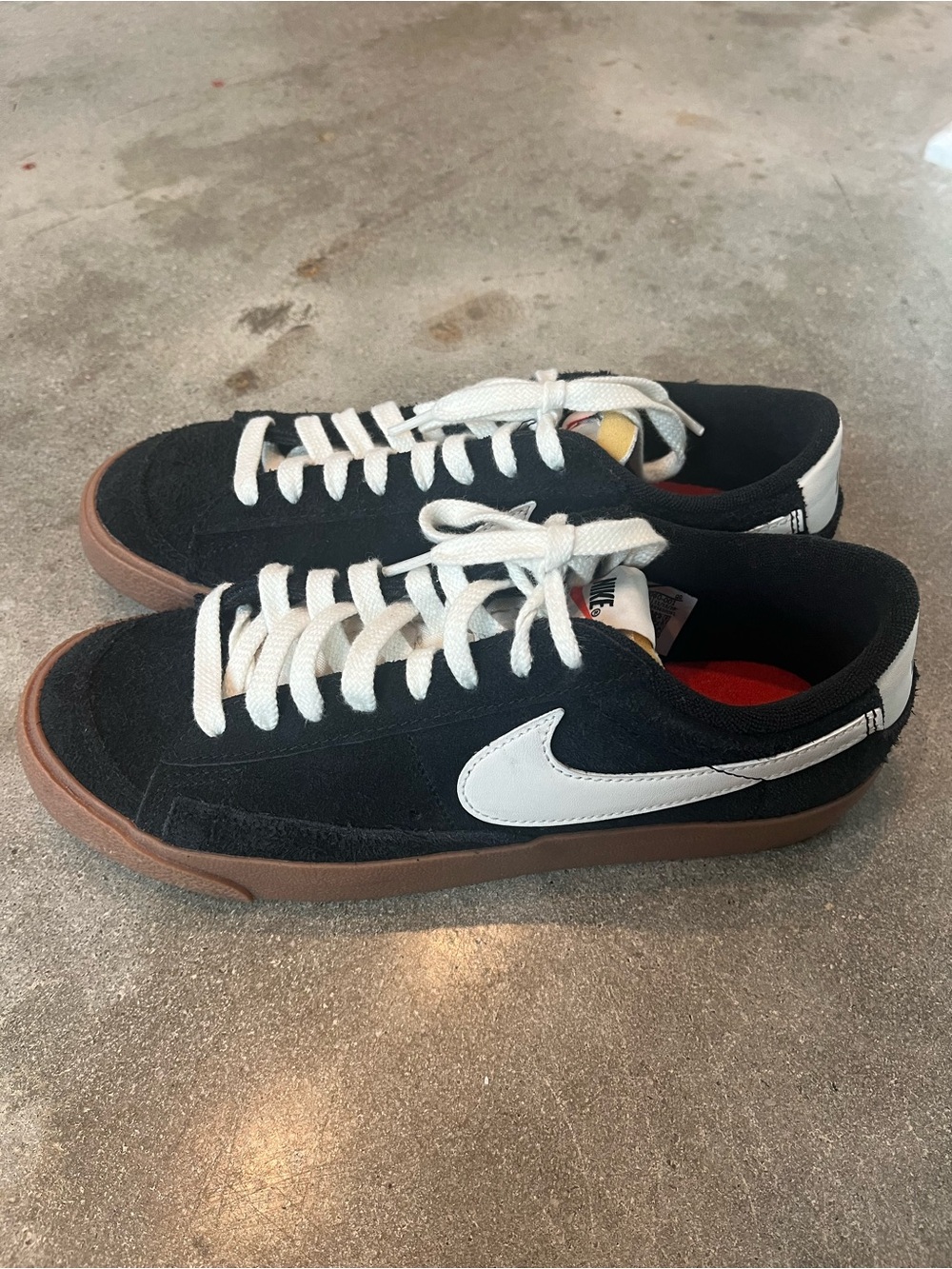 Nike Women’s Blazer Low 77 Vintage Suede Black/Gum (Size 9)